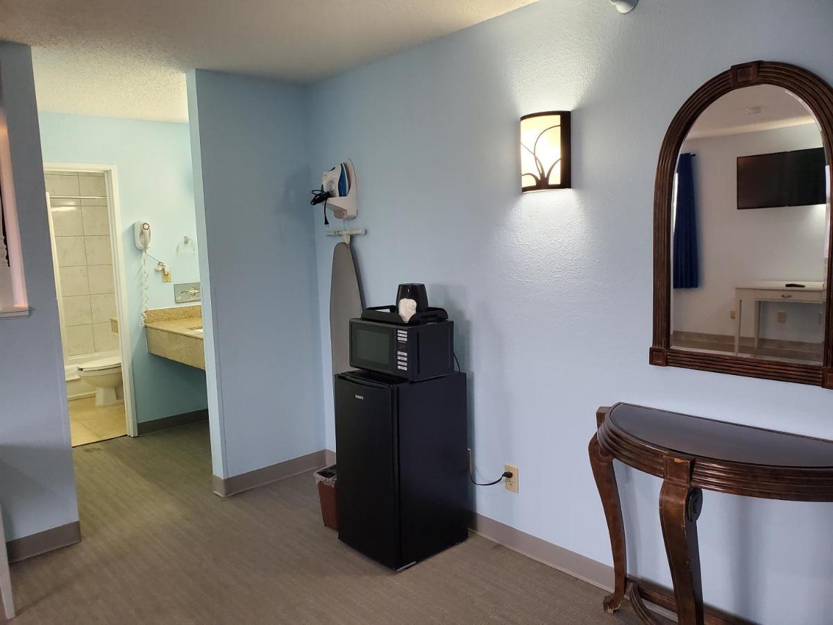 Coastal Inn & Suites Wilmington Dış mekan fotoğraf