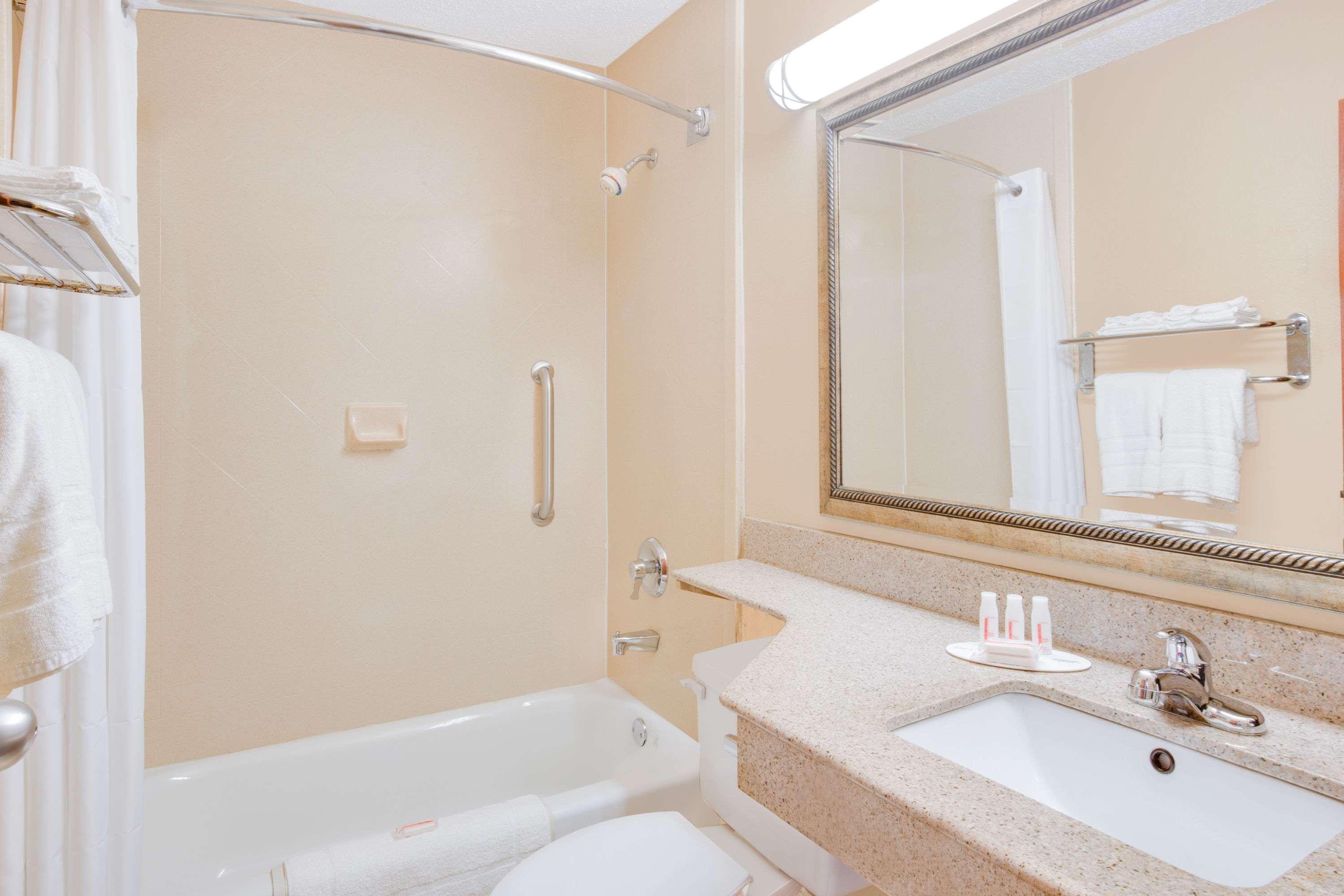 Coastal Inn & Suites Wilmington Dış mekan fotoğraf