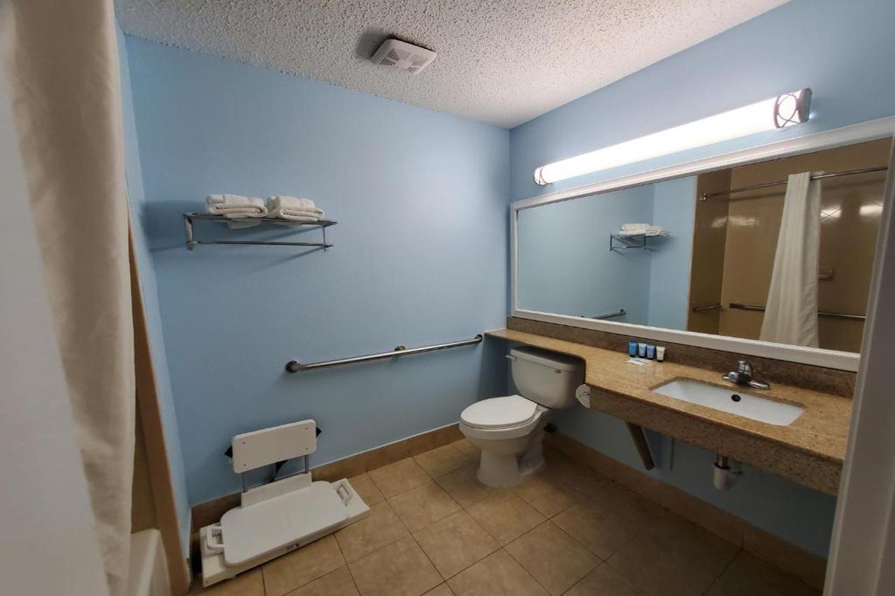 Coastal Inn & Suites Wilmington Dış mekan fotoğraf